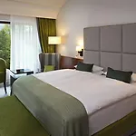 Hilton Frankfurt Gravenbruch Hotel 4*