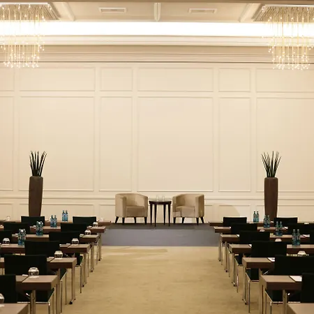 Hilton Frankfurt Hotel 4*