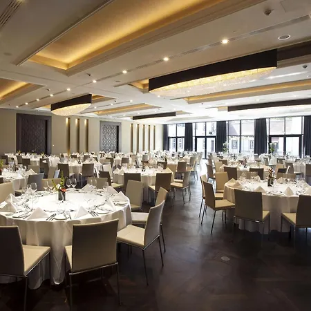 Hilton Frankfurt Hotell 4*