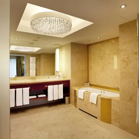 Hilton Frankfurt Hotel 4*