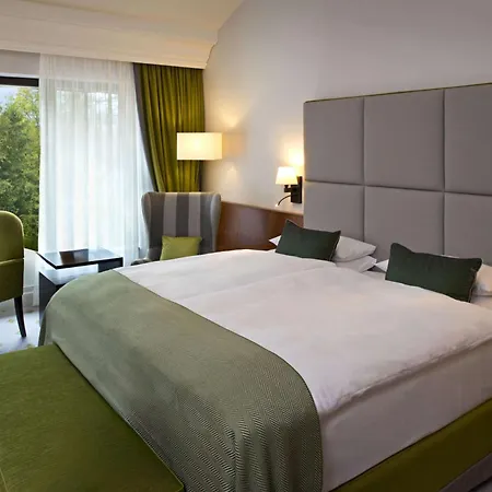 Hilton Frankfurt 4*