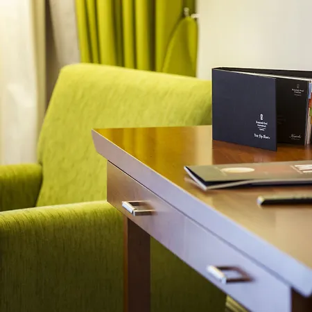 Hotell Hilton Frankfurt 4*