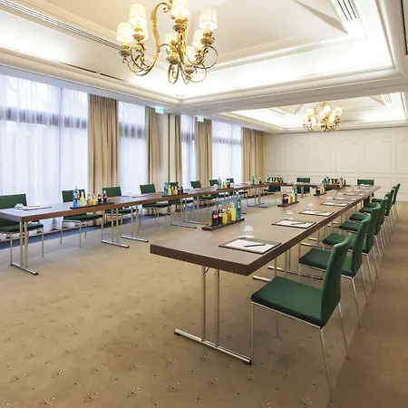 Hilton Frankfurt Gravenbruch 4*
