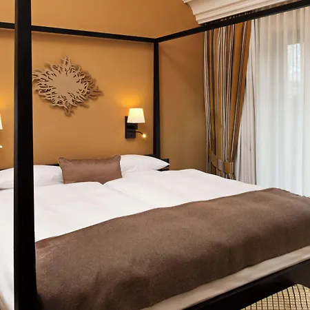 Hotell Hilton Frankfurt 4*