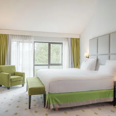 Hilton Frankfurt Gravenbruch Hotel 4*