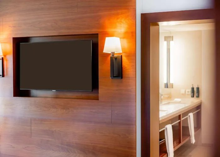 Hilton Frankfurt Gravenbruch Otel 4*